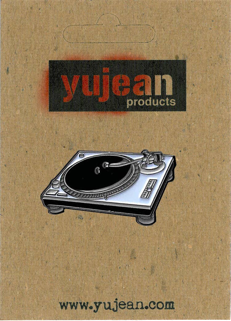 Yujean - Turntable Enamel Pin-E1142